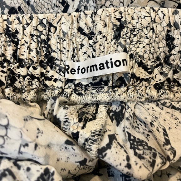 Reformation Samson 2 piece snakeskin set size 4 - Picture 5 of 9
